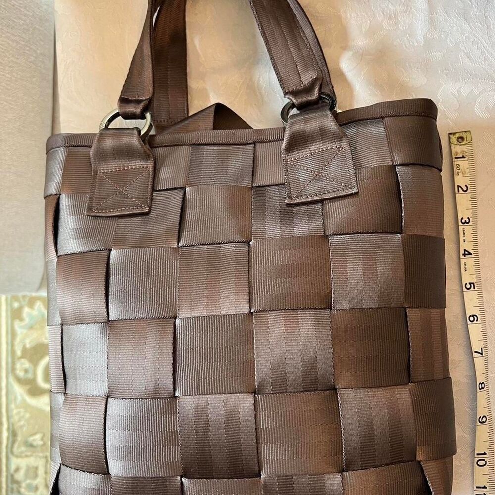 Harvey's Seatbelt Bucket Bag